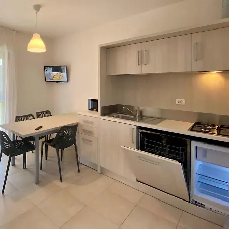 Apartments In Castelnuovo Del Garda 22107 Apartment *